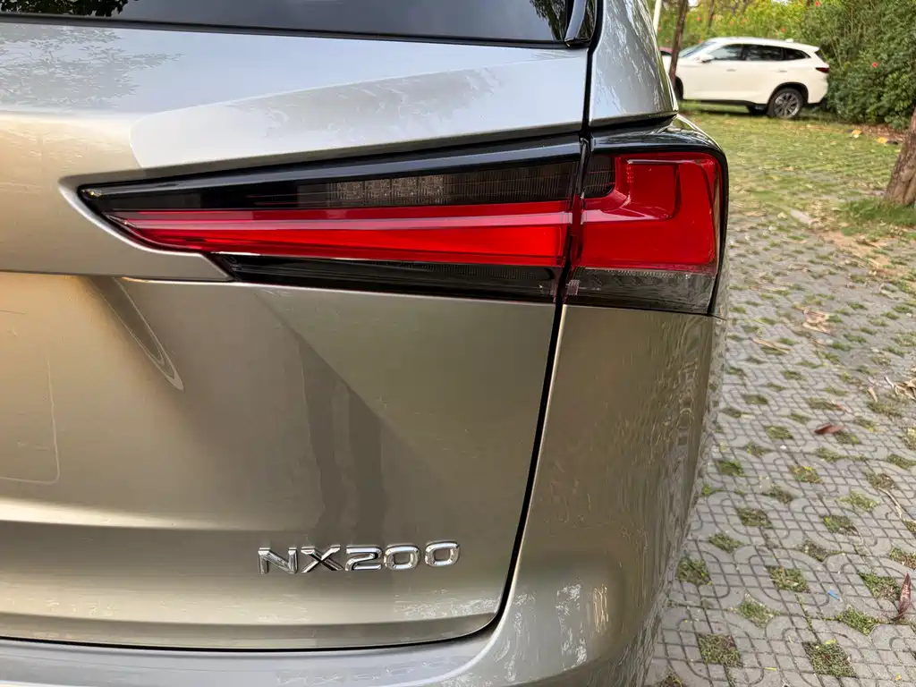 Lexus NX 2021 — фото 24