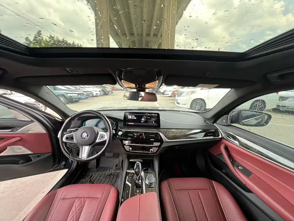 BMW 5 Series 2021