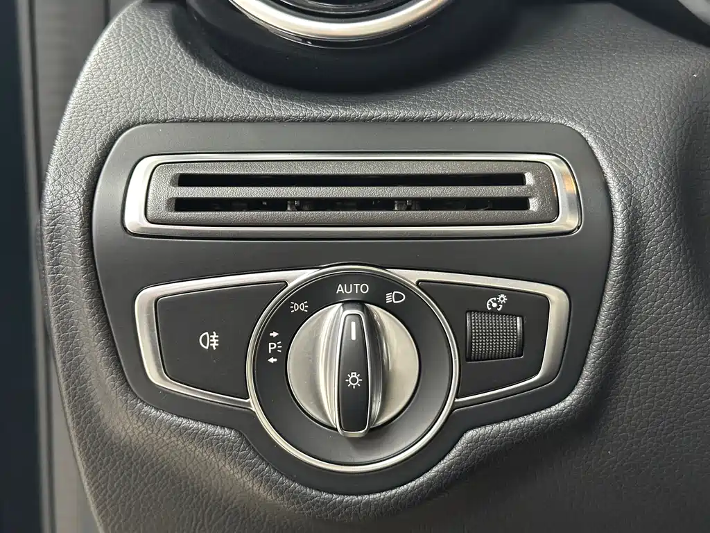 Mercedes-Benz C-Class 2020 — фото 19