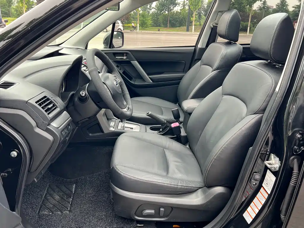 Subaru Forester 2014 — фото 10