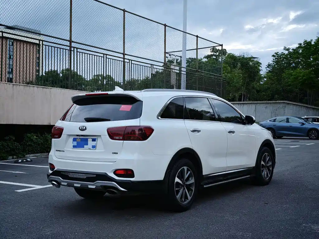 Kia Sorento 2018 — фото 8