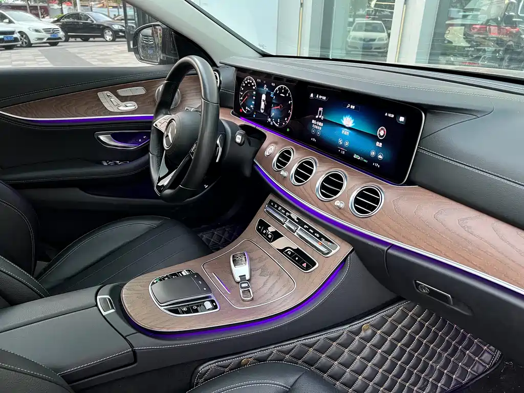 Mercedes-Benz E-Class 2022 — фото 13