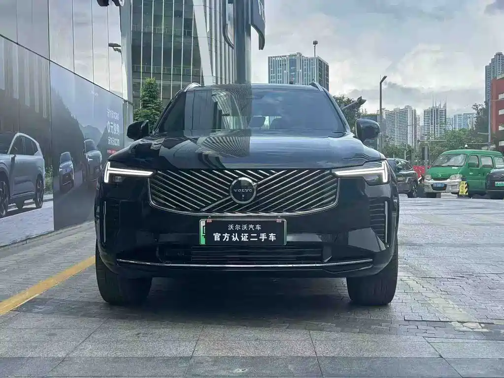 Volvo XC90 PHEV 2025 — фото 2