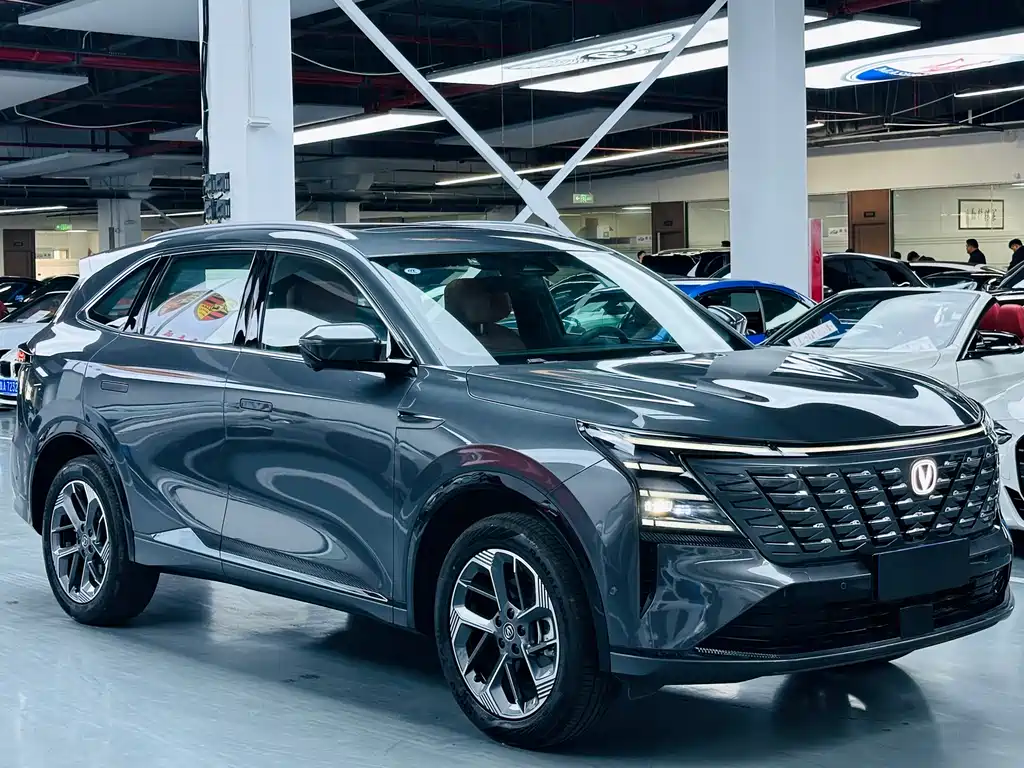 Changan CS75 PLUS 2026 — фото 3