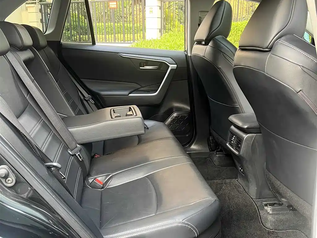 Toyota Wildlander 2021 — фото 10
