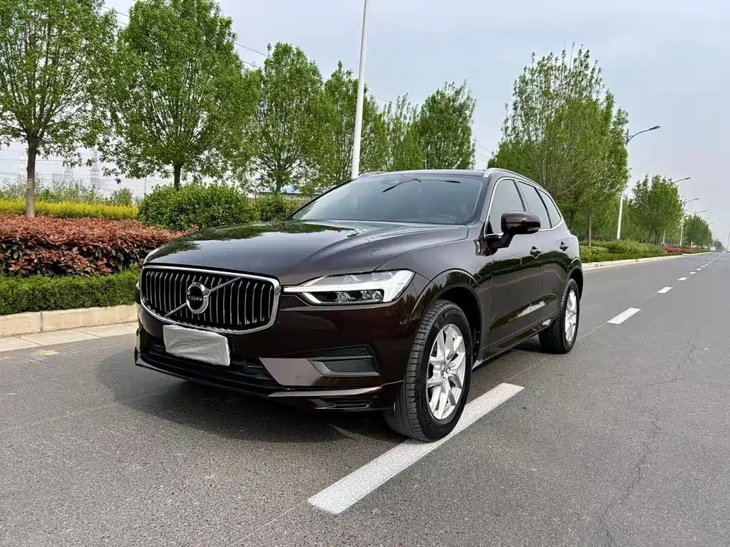 Volvo XC60 2019 — фото 1