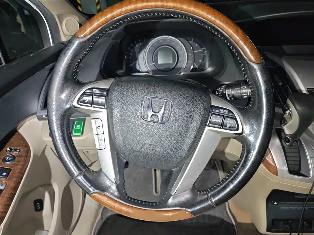 Honda Odyssey 2015 — фото 3