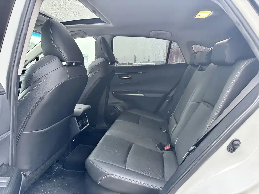 Toyota Venza 2023 — фото 12