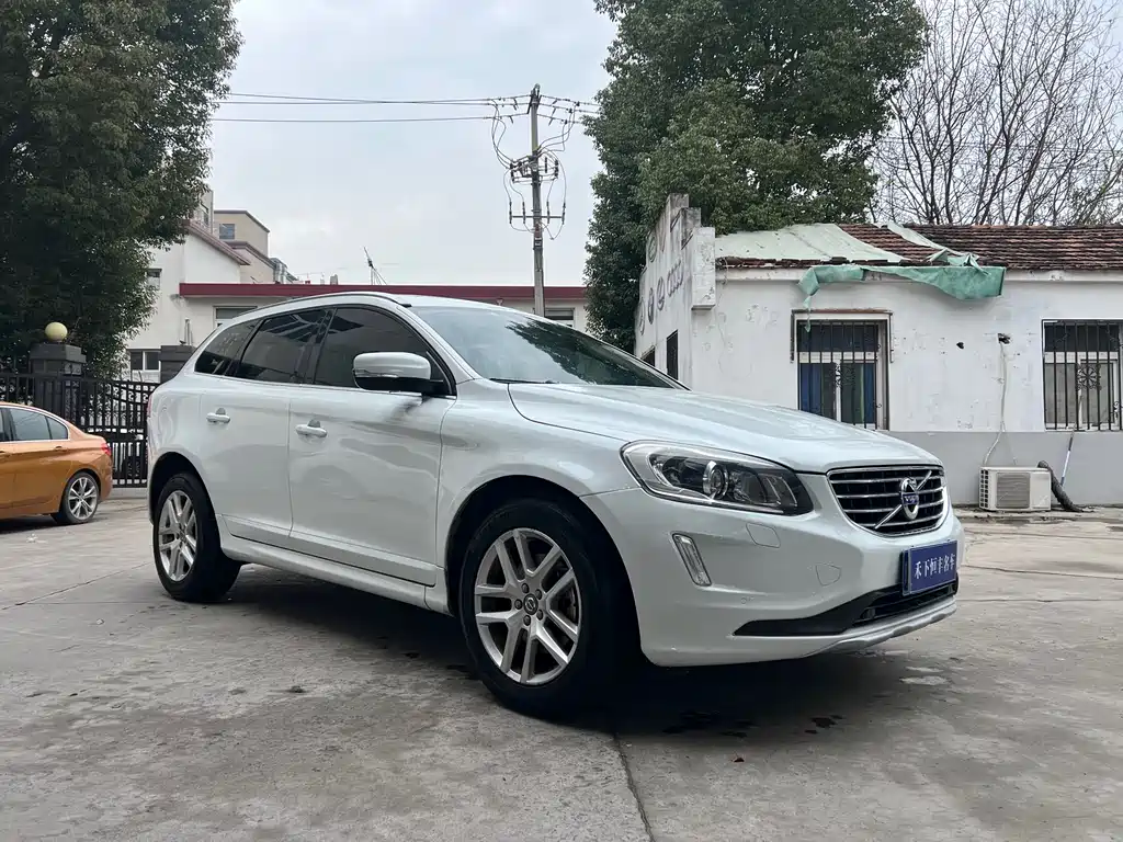 Volvo XC60 2017 — фото 3