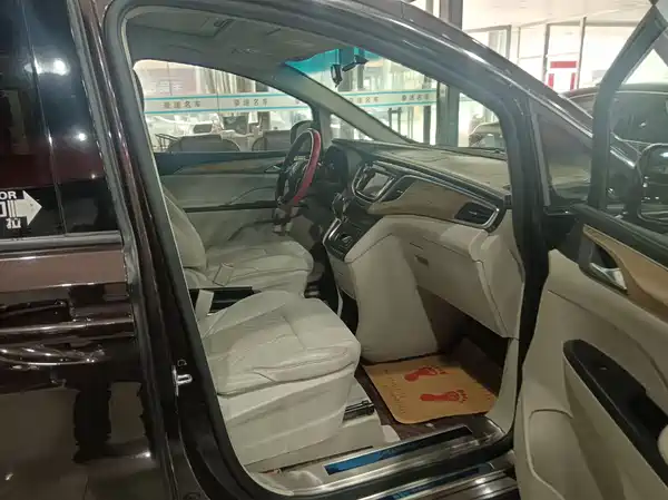 Buick GL8 2017
