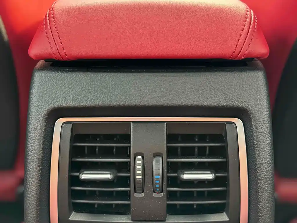 BMW 3 Series 2017 — фото 15