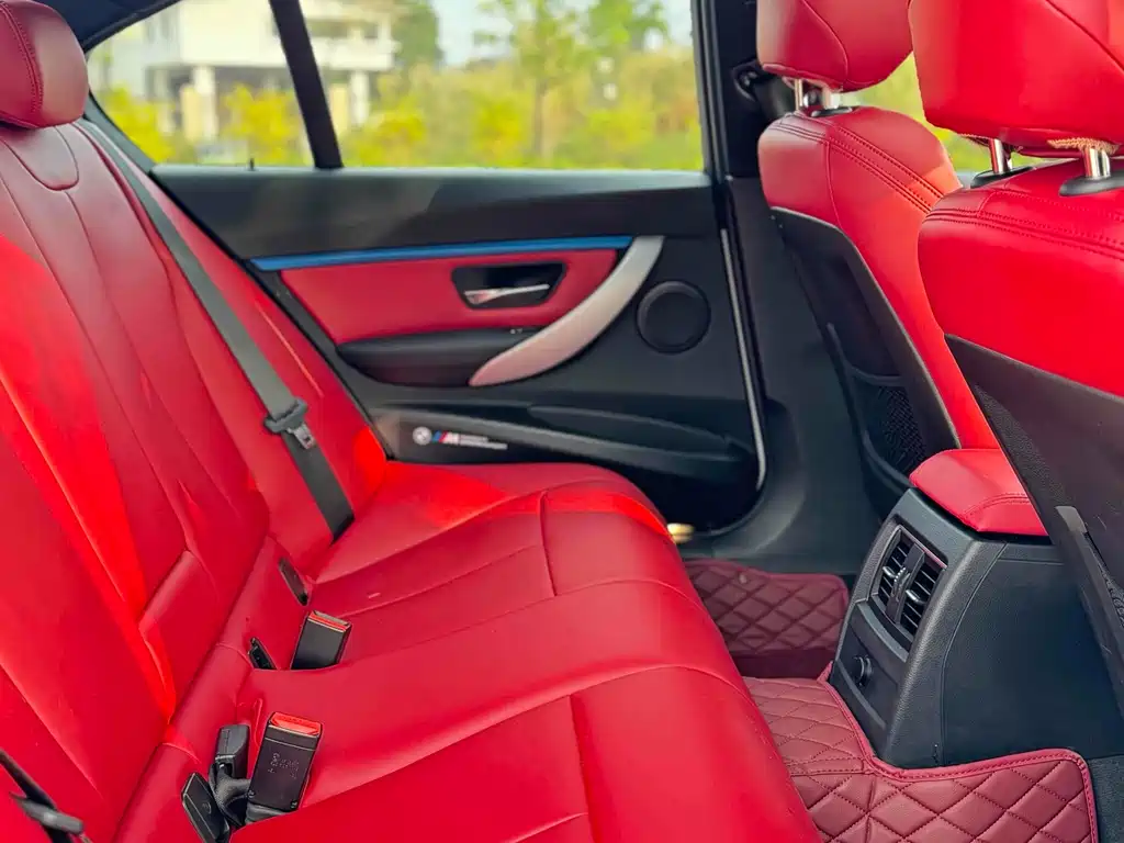 BMW 3 Series 2017 — фото 14