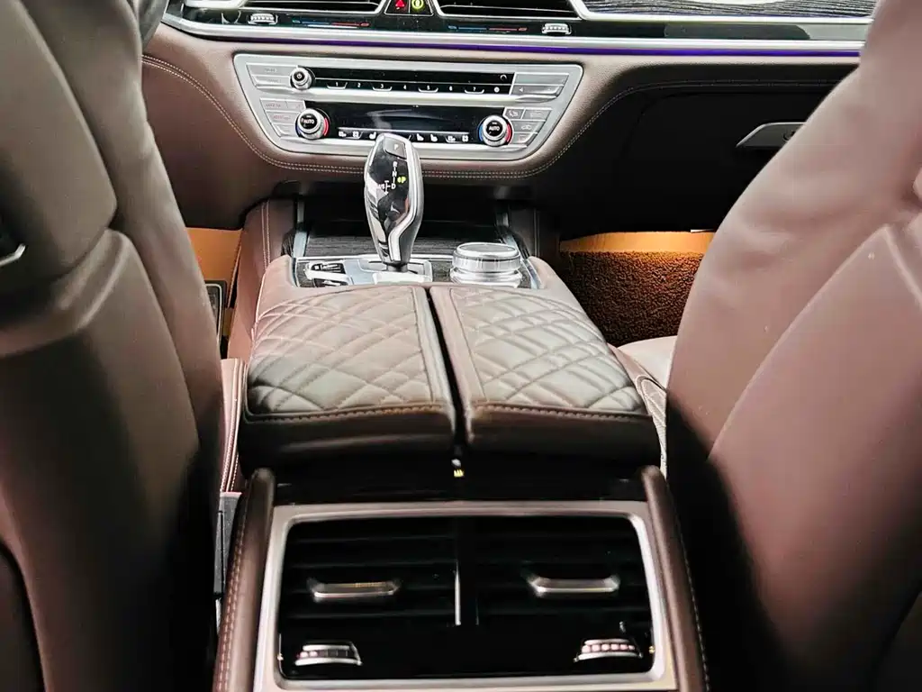BMW 7 Series 2021 — фото 23