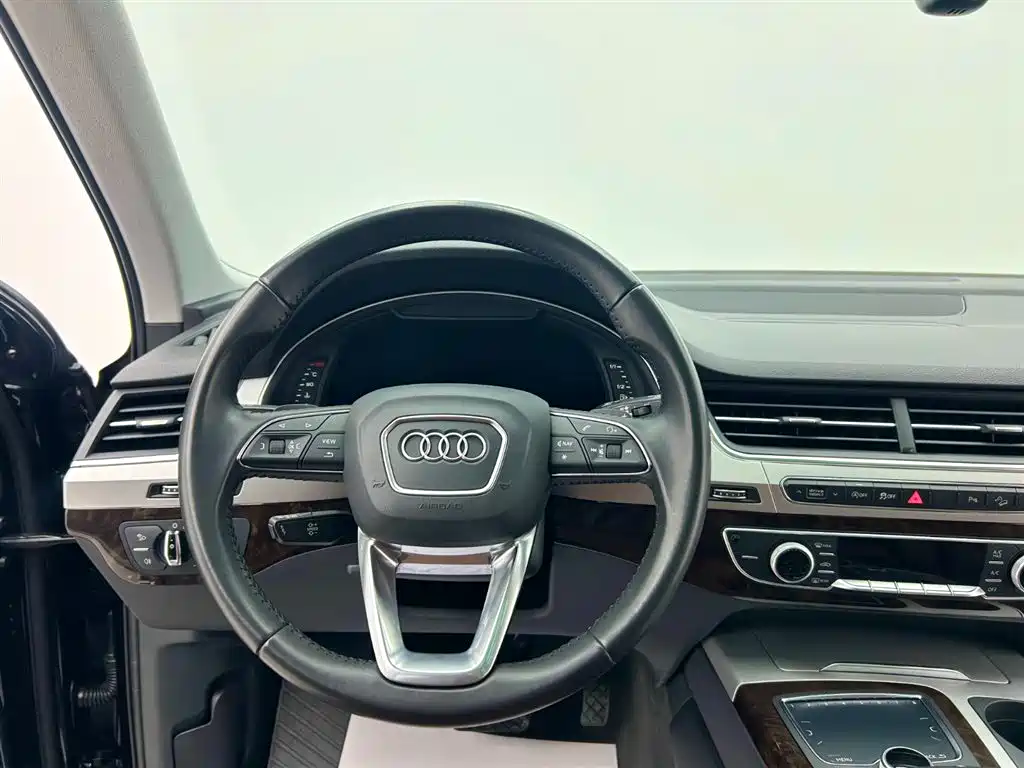 Audi Q7 2017 — фото 6