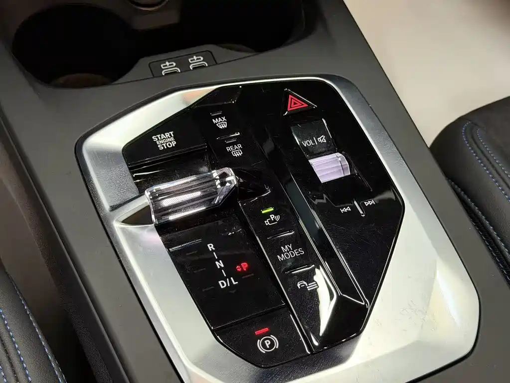 BMW 2 Series 2025 — фото 12
