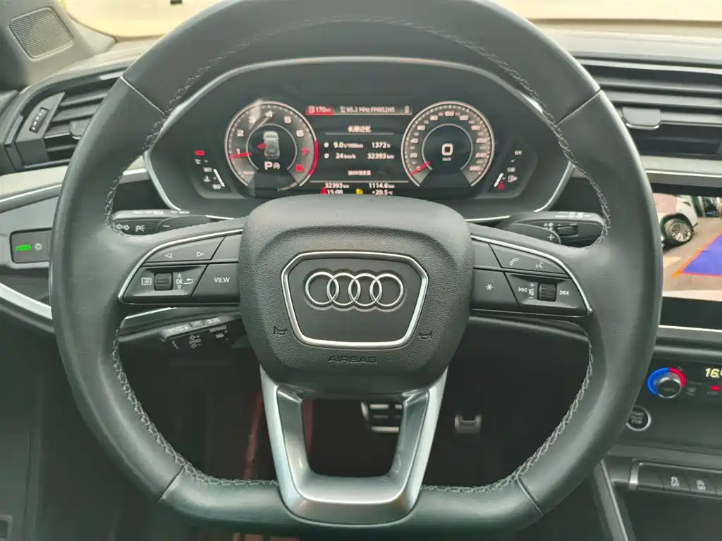 Audi Q3 2024 — фото 11