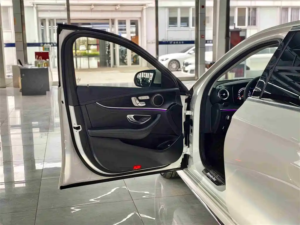 Mercedes-Benz E-Class 2020 — фото 22