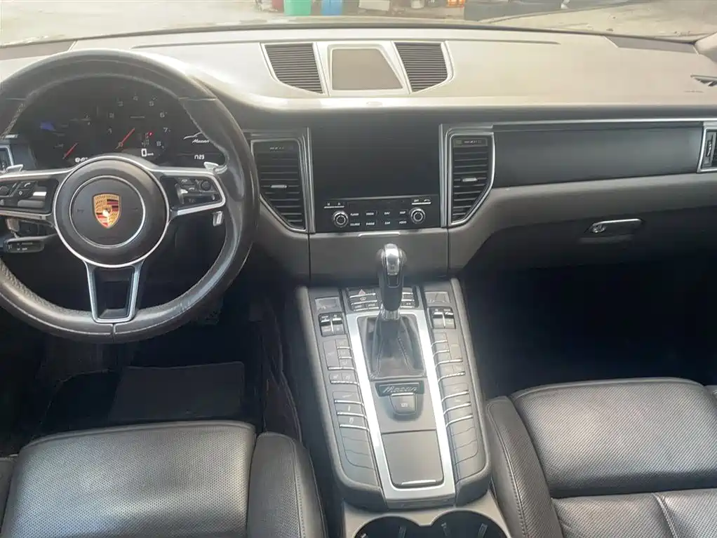 Porsche Macan 2016 — фото 17
