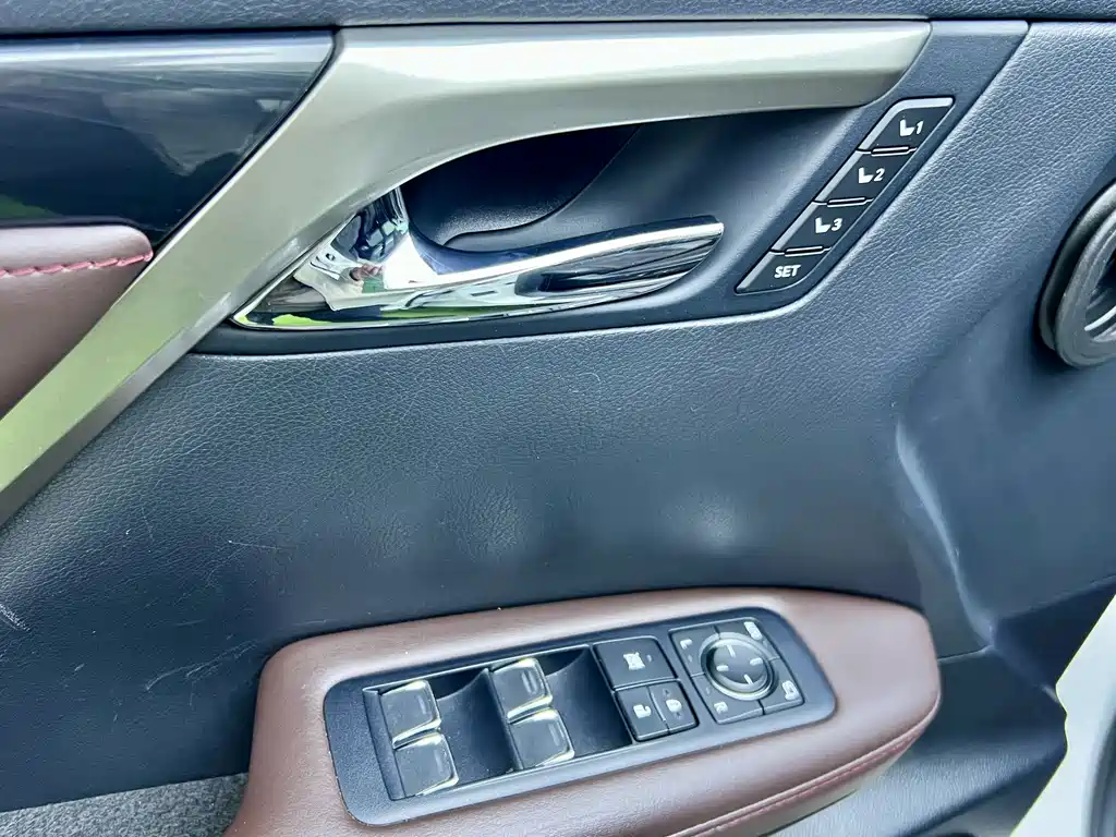 Lexus RX 2017 — фото 16