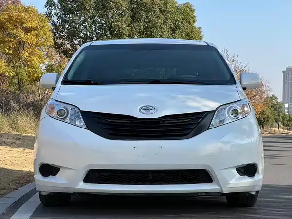Toyota Sienna 2015