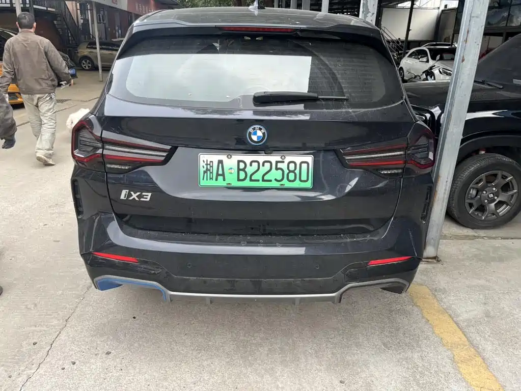 BMW iX3 2022 — фото 10