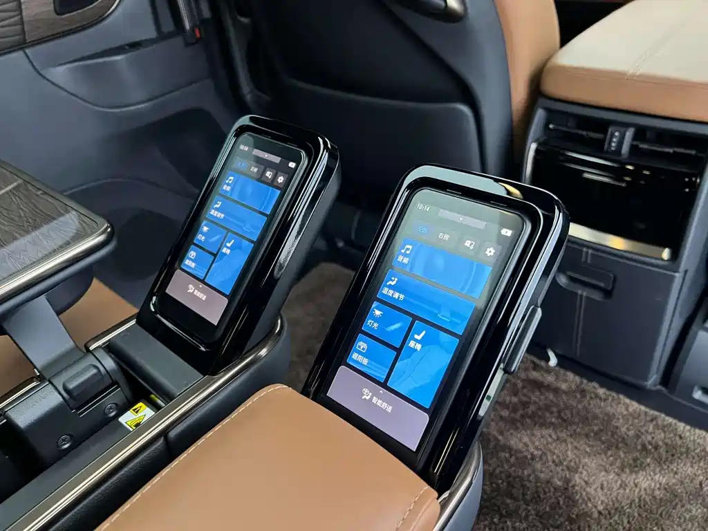 Toyota Alphard 2025 — фото 14