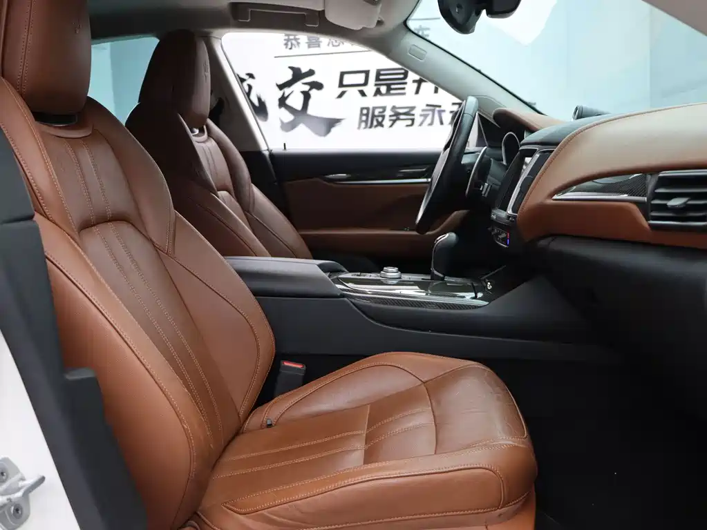 Maserati Levante 2017 — фото 22