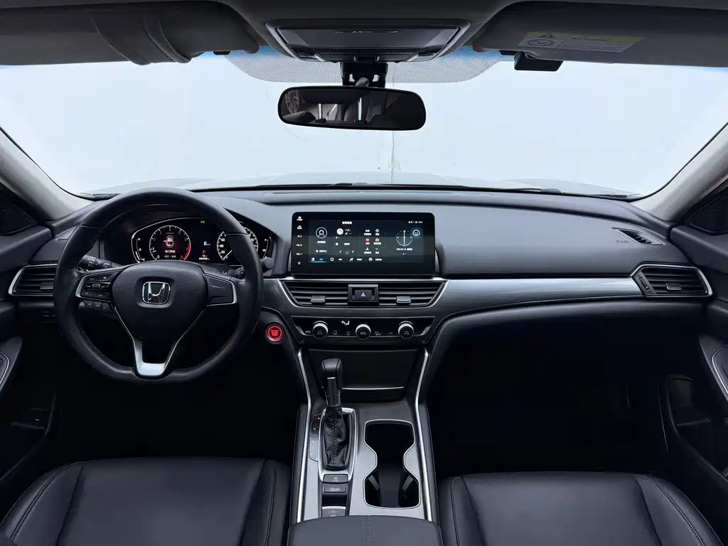 Honda Accord 2022 — фото 13