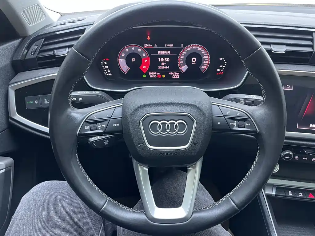 Audi Q3 2023 — фото 9