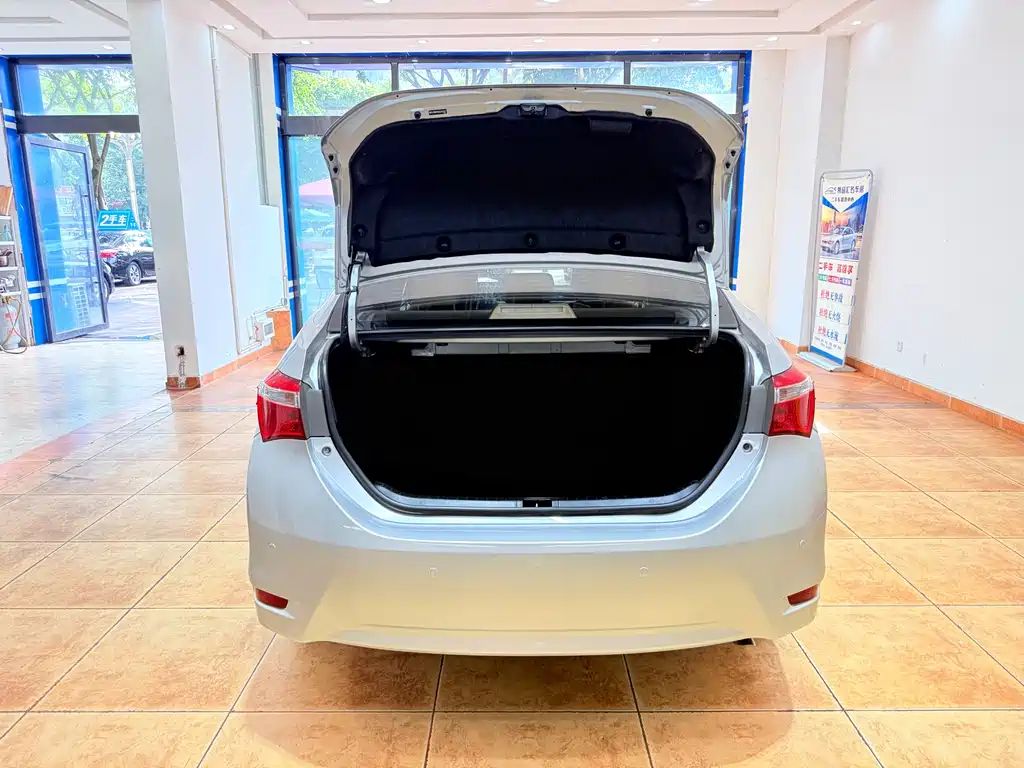 Toyota Corolla 2015 — фото 15