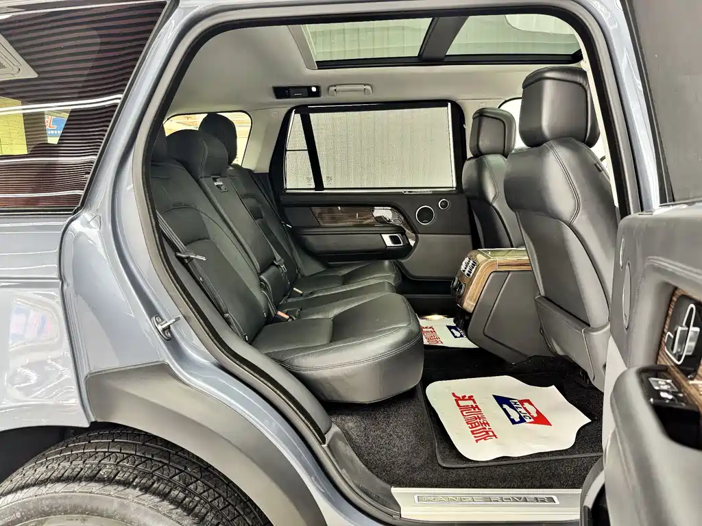 Land Rover Range Rover 2019 — фото 18
