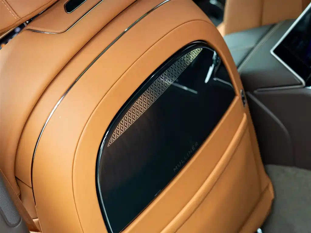 Bentley Flying Spur PHEV 2022 — фото 18