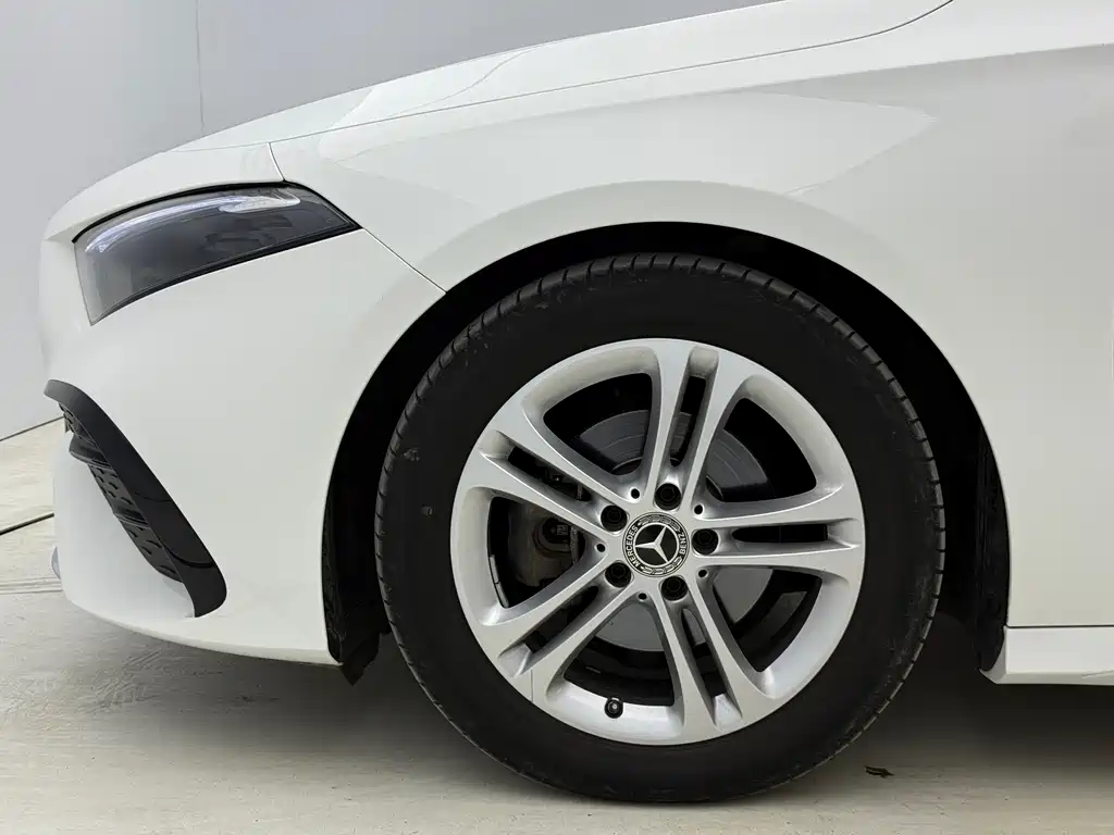 Mercedes-Benz A-Class 2023 — фото 18