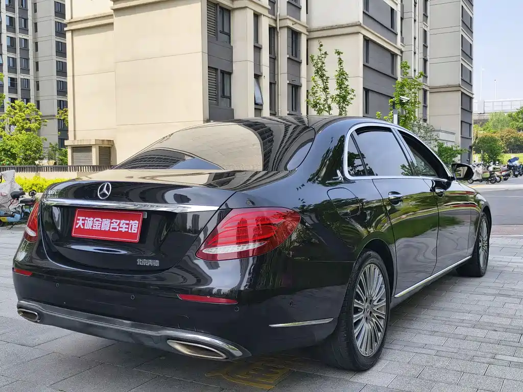 Mercedes-Benz E-Class 2020 — фото 17