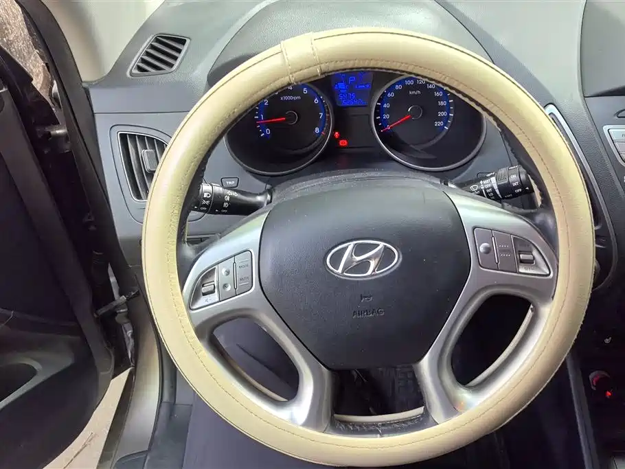 Hyundai ix35 2013 — фото 15