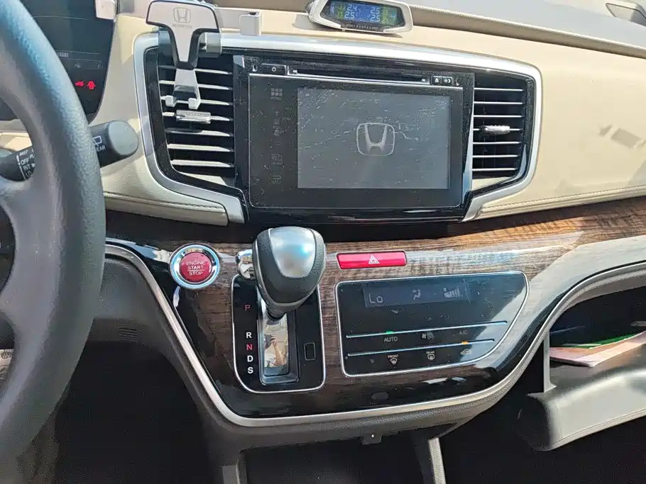 Honda Odyssey 2017 — фото 13