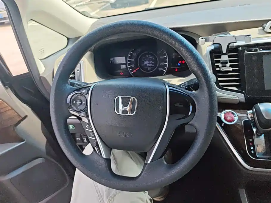 Honda Odyssey 2017 — фото 15