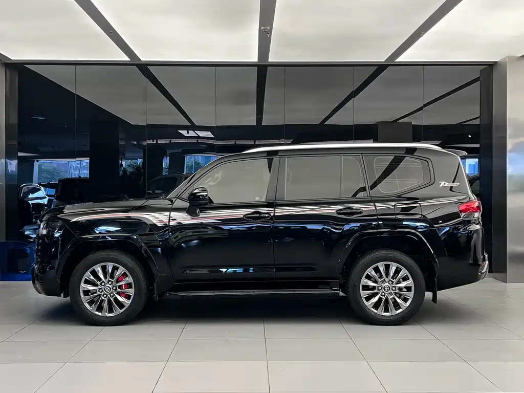 Toyota Land Cruiser 2023 — фото 3