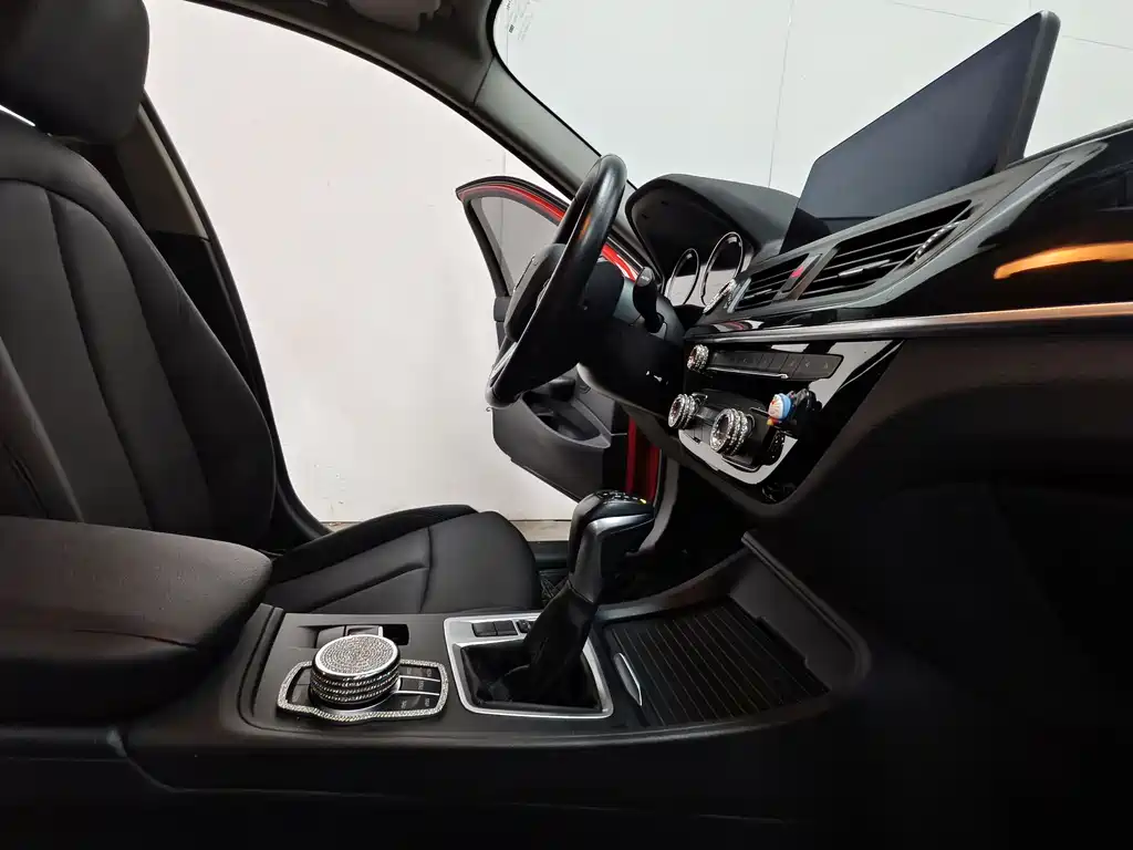 BMW 1 Series 2019 — фото 14