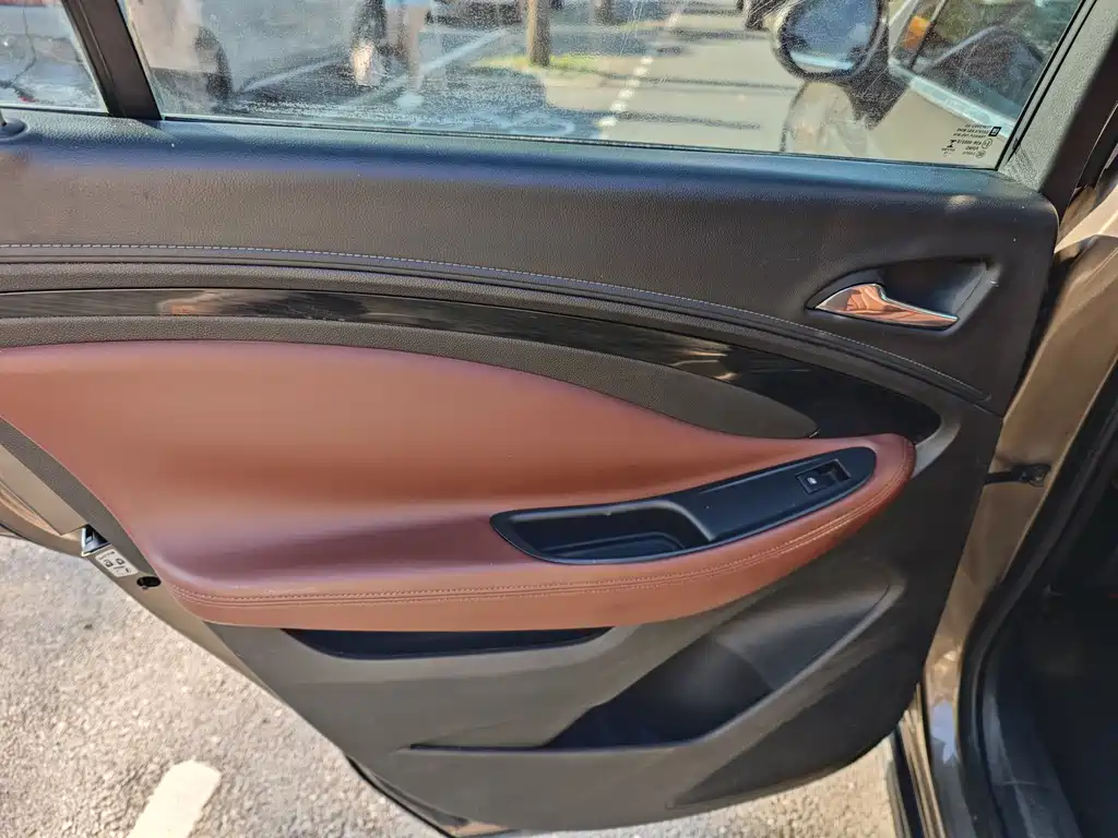 Buick Envision Plus 2018 — фото 10
