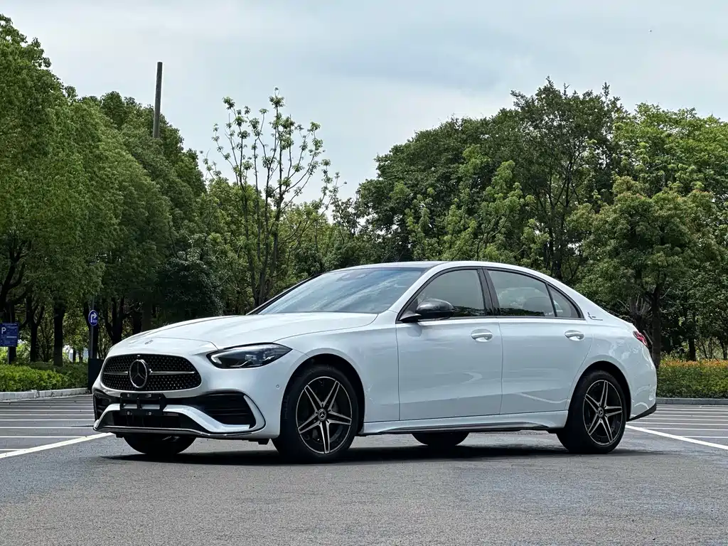 Mercedes-Benz C-Class 2024 — фото 2