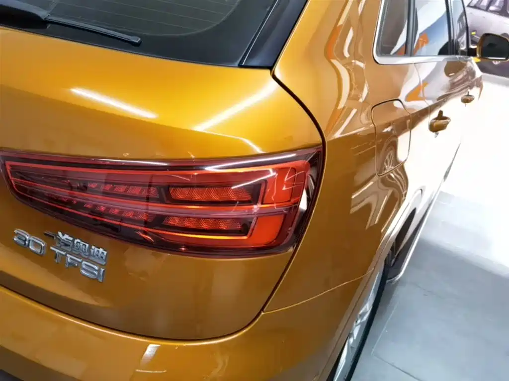 Audi Q3 2016 — фото 8