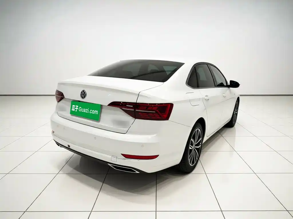 Volkswagen Sagitar 2020