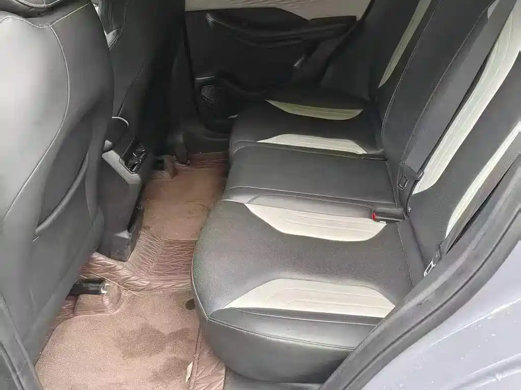 Geely Binyue 2022