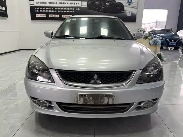 Mitsubishi LANCER 2012