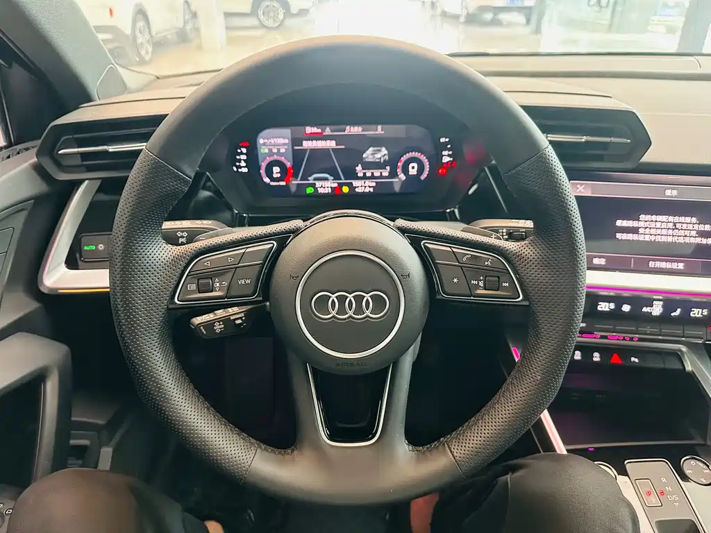 Audi A3 2023 — фото 10