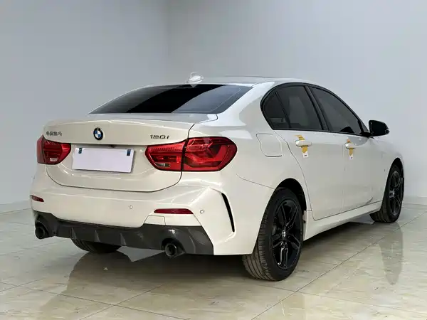 BMW 1 Series 2021