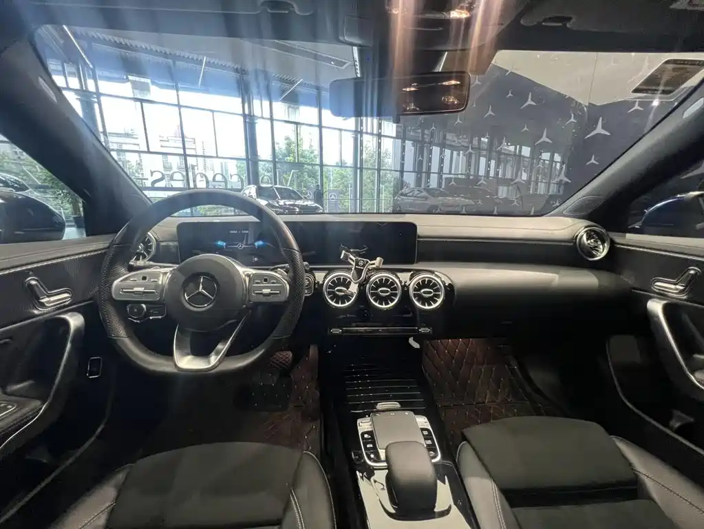 Mercedes-Benz A-Class 2020 — фото 17