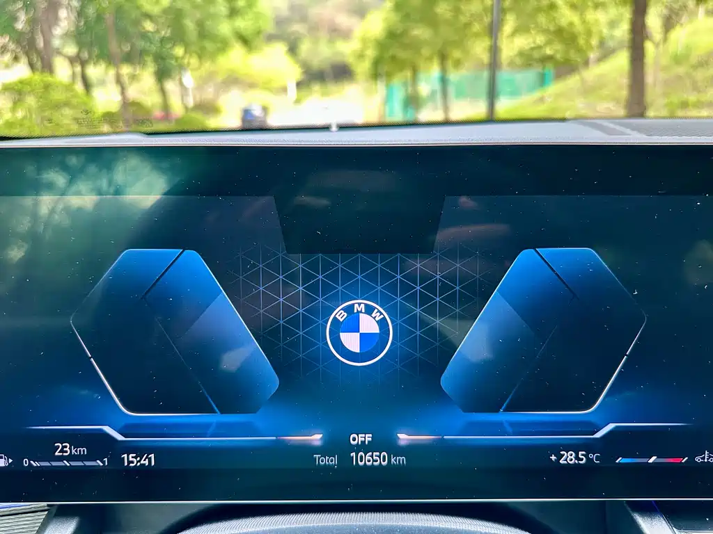 BMW 5 Series 2025 — фото 15