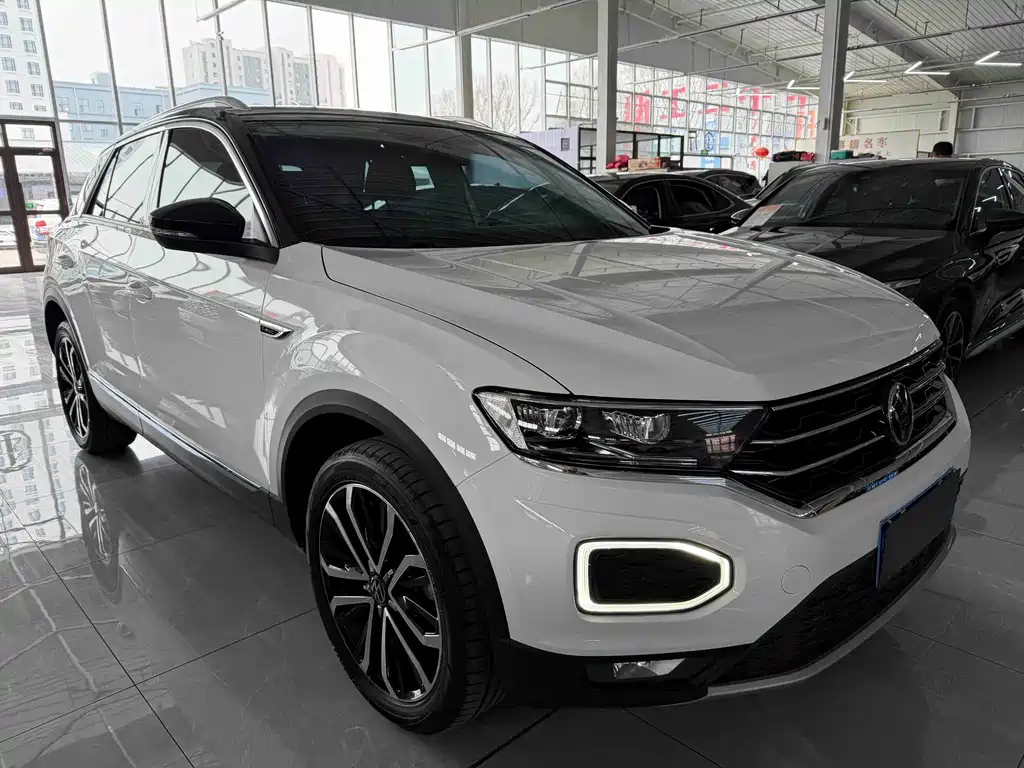 Volkswagen T-Roc 2023 — фото 3